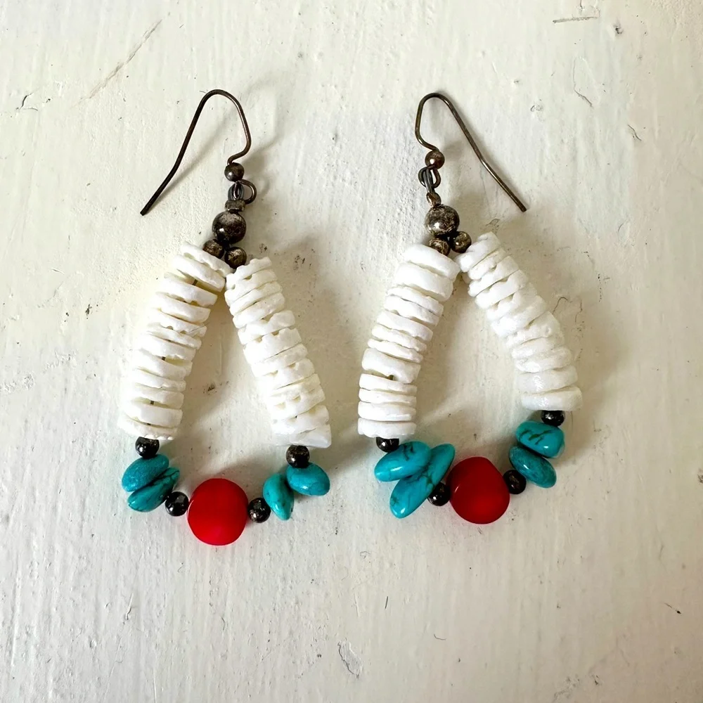 Turquoise Coral Sea Puka Shell Southwestern Boho Native Necklace Earrings Set - Picture 4 of 4